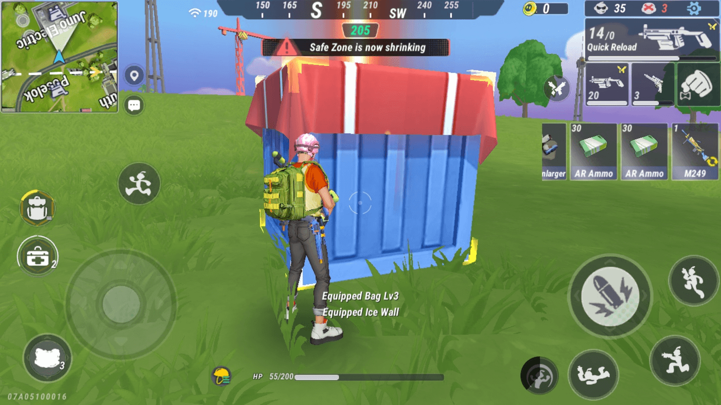 Free Fire player loots supply drop as zone shrinks