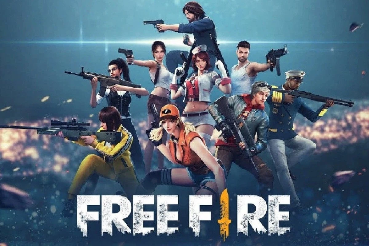 Free Fire characters pose with guns in action scene